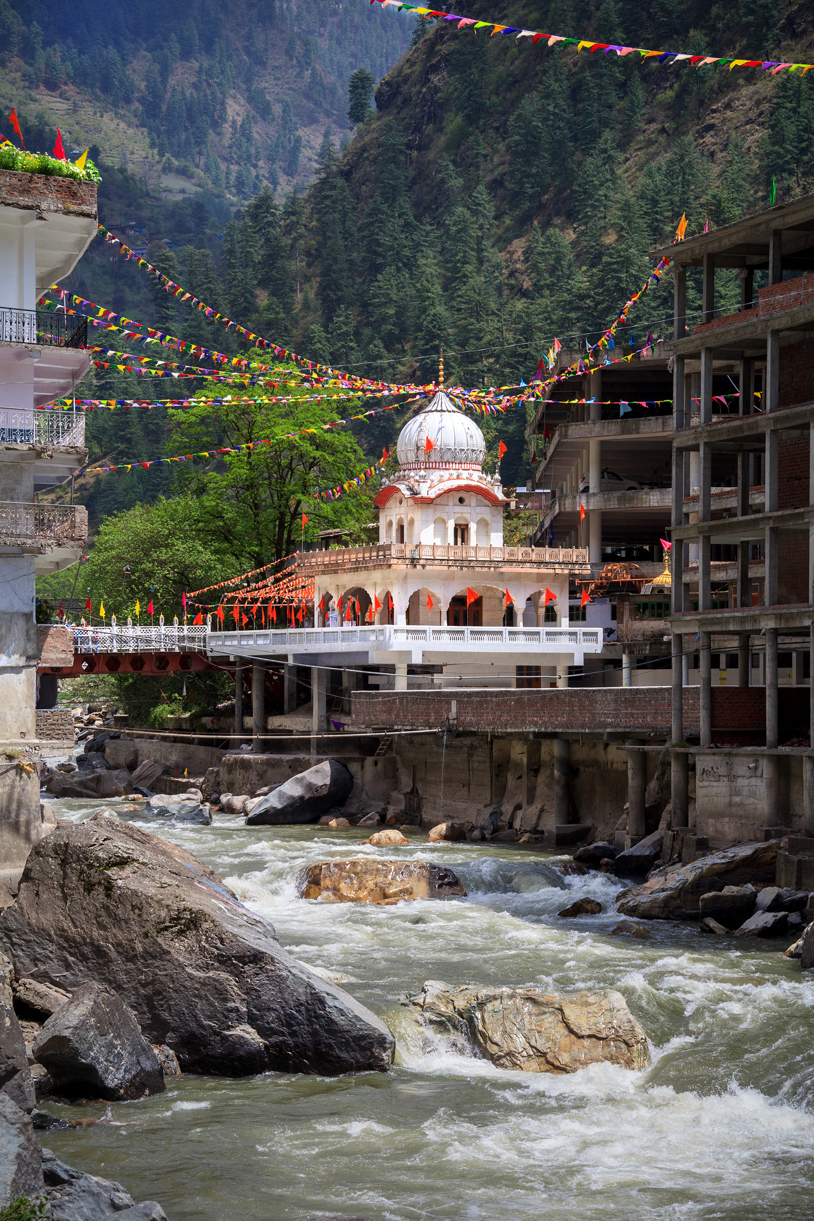 Hot springs in Manikaran
