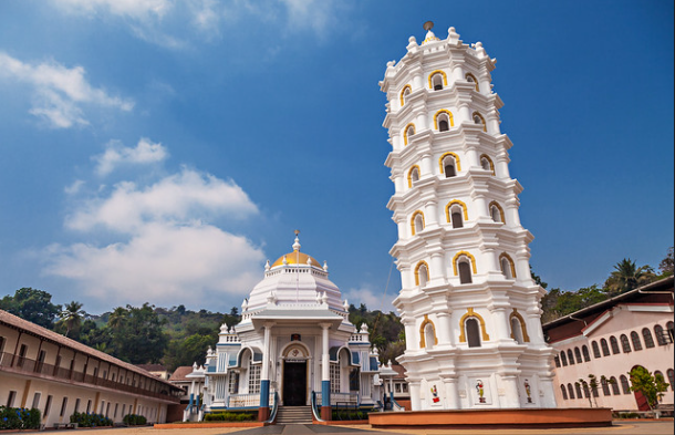 Shri Mangesh temple