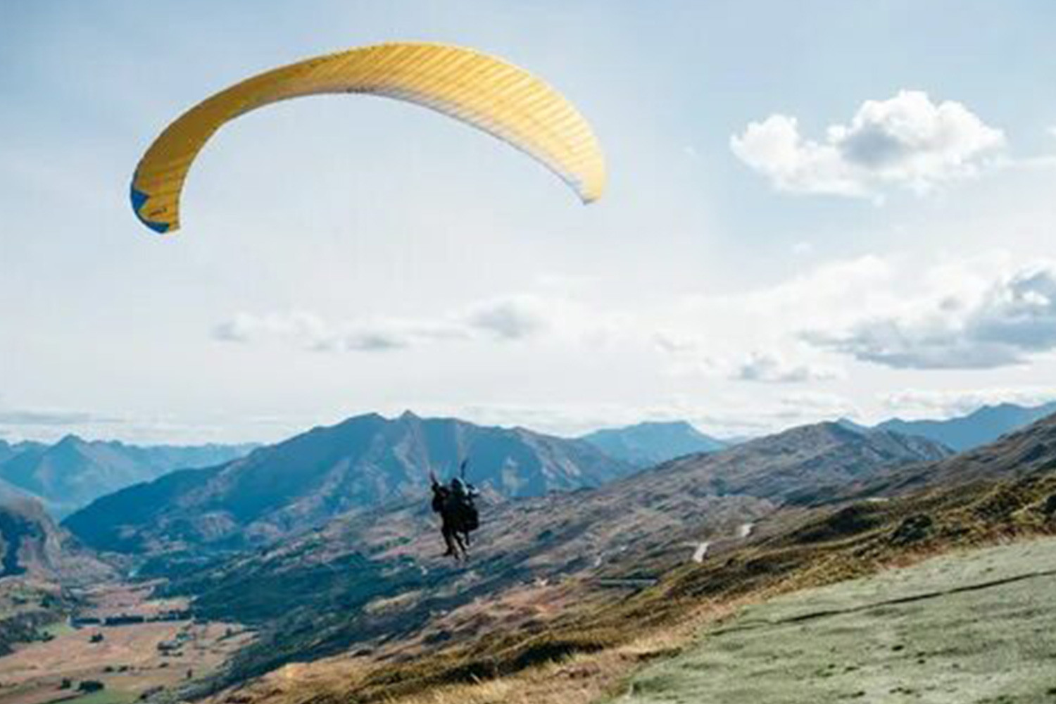 Paragliding in Naukuchiatal