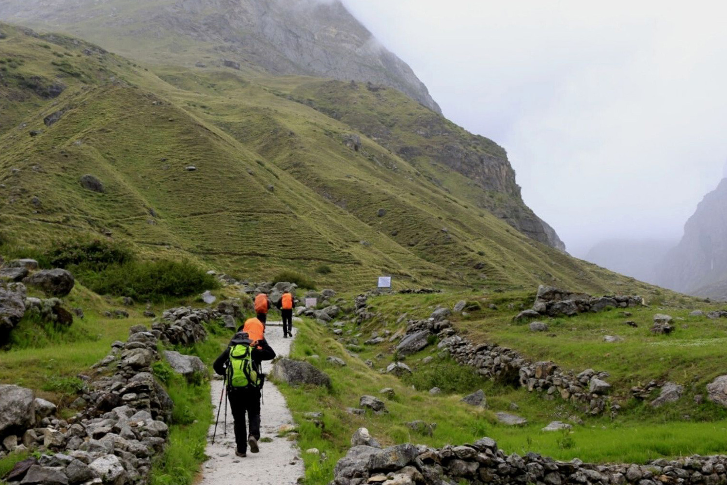 Trekking in Mana Village