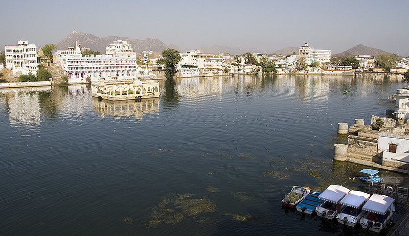 pichola lake