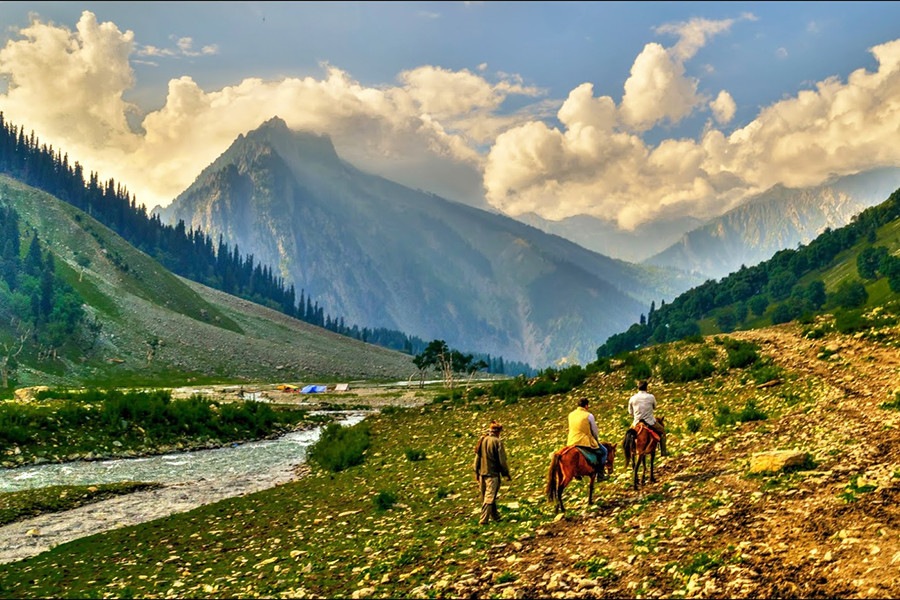 Places To Visit Near Delhi in Summers Places To Visit Near Delhi in Summers